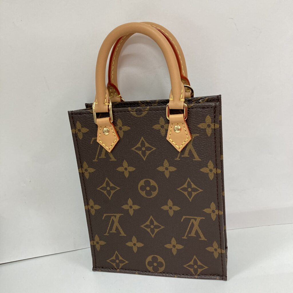 LV  モノグラム　プティット・サックプラ