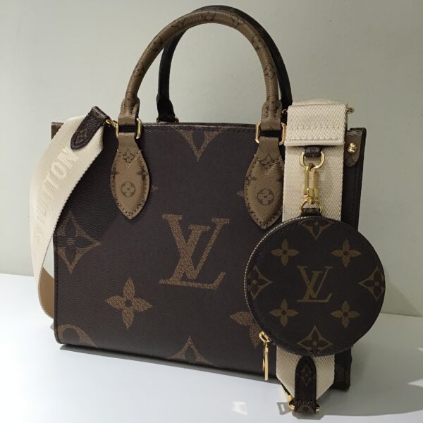 LV  モノグラム・リバース  オンザゴーPM  M46373