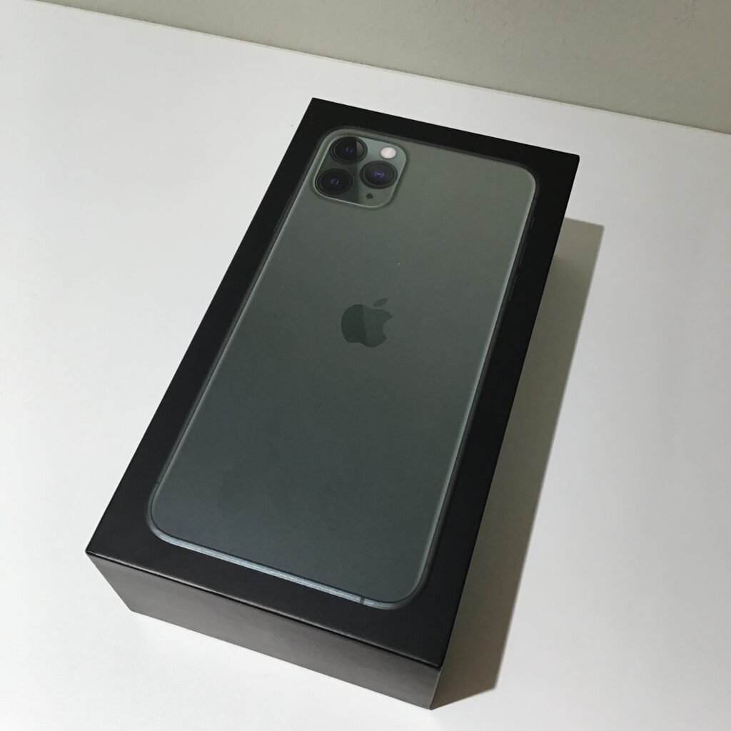 アップル iPhone11ProMaX 256GB MWHM2J/A