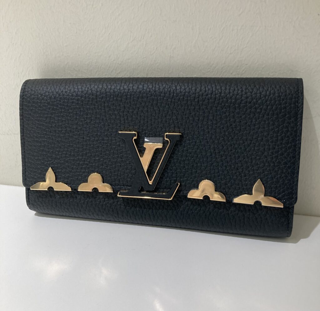 LV トリヨンレザー　ポルトフォイユ・カプシーヌ　M64551
