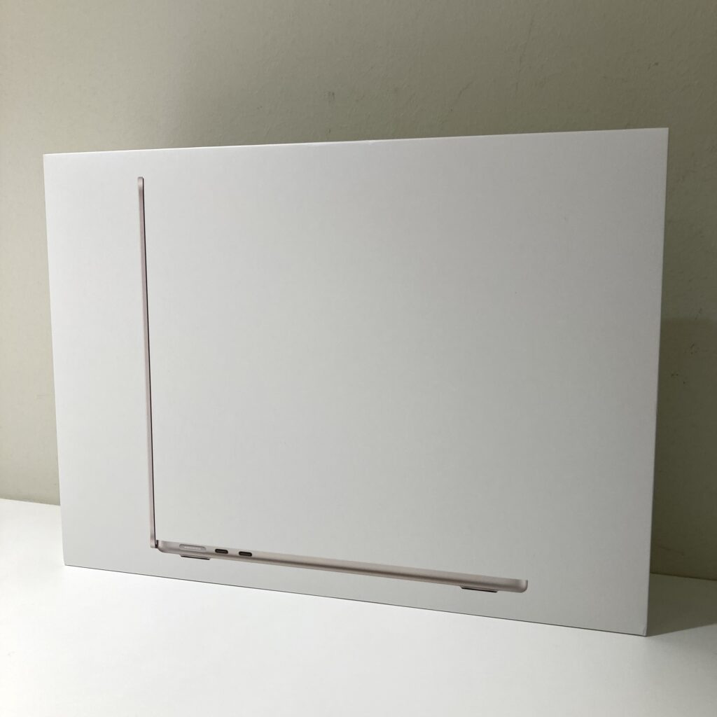 アップル   MacBook  Air  M2  MLY13J/A  箱付き