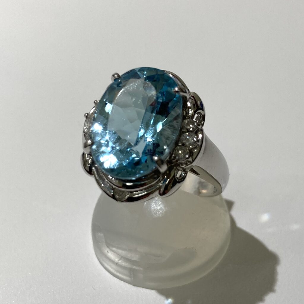Pt900 ブルートパーズ ダイヤ0.14ct リング