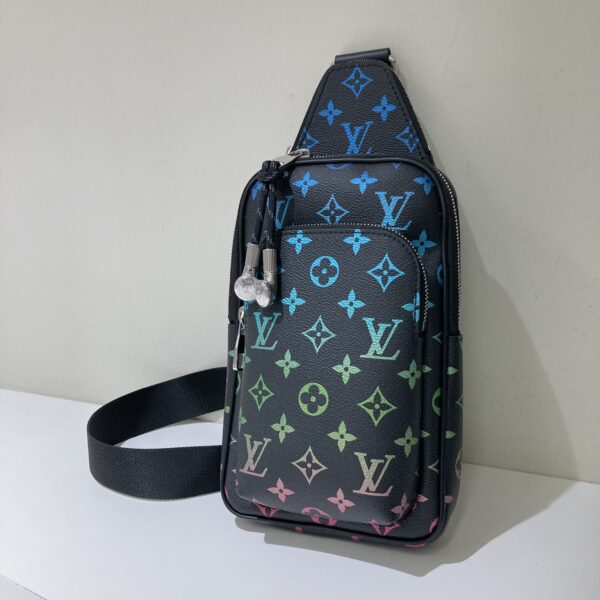 LV  モノグラム・グラデーション  アベニュー  スリングバッグ  M13936