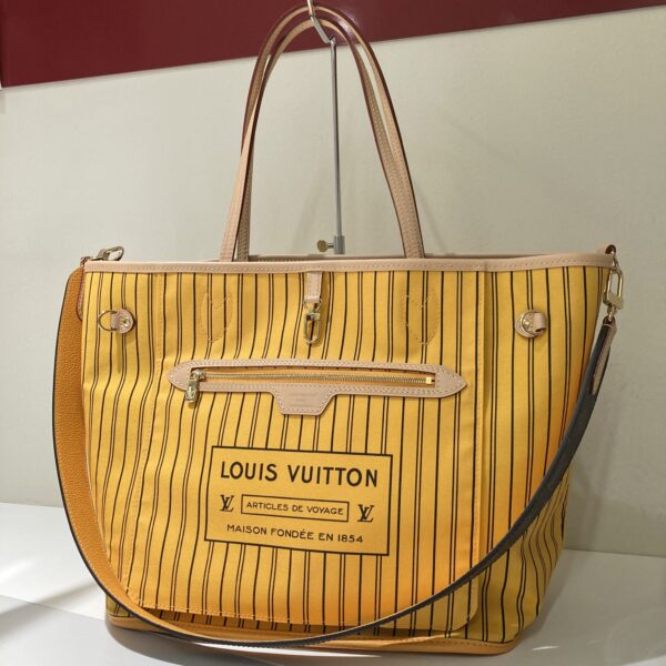 LV  モノグラム  ネヴァーフル・インサイドアウトMM  M11947