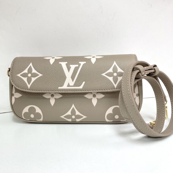 LV バイカラー モノグラム･アンプラント ウォレット オン チェーン･アイビー M82211 箱付き