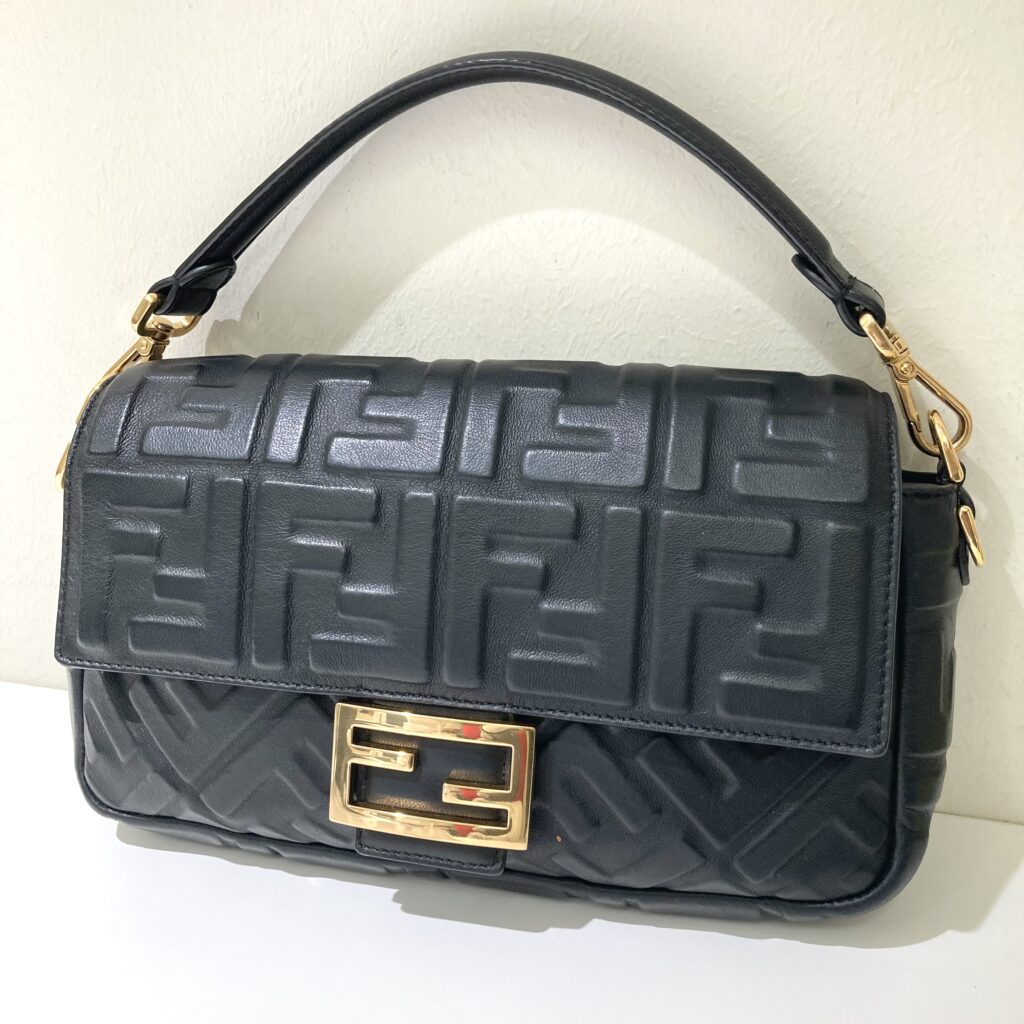 フェンディ  ズッカエンボス  マンマバゲット  ショルダーバッグ  8BR600