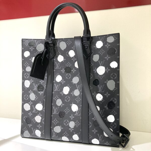 LV×YK  モノグラム・エクリプス  サックプラ  草間彌生  M46404