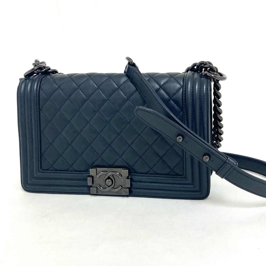 シャネル ボーイシャネル チェーンショルダー 袋付き