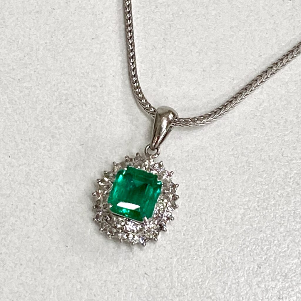 Pt850/Pt エメラルド1.13 メレダイヤ0.58 ブラネックレス