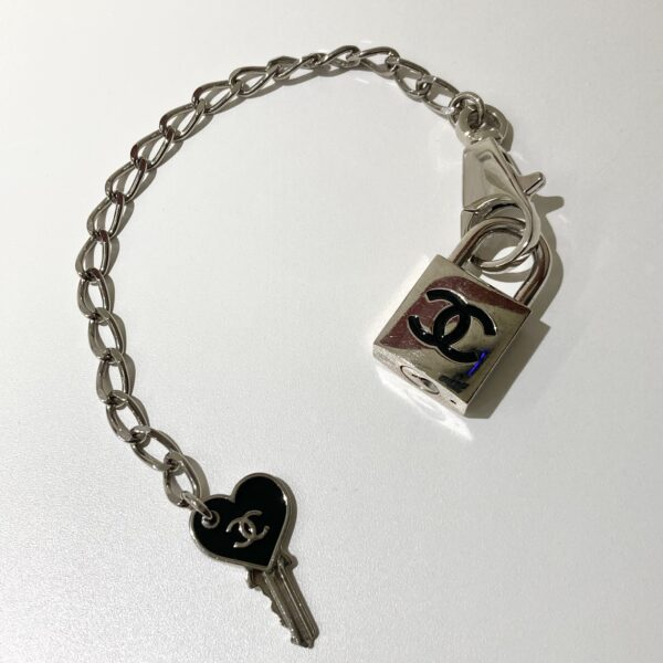 シャネル  ココマーク  カデナ  ハートキー  チャーム  箱付き