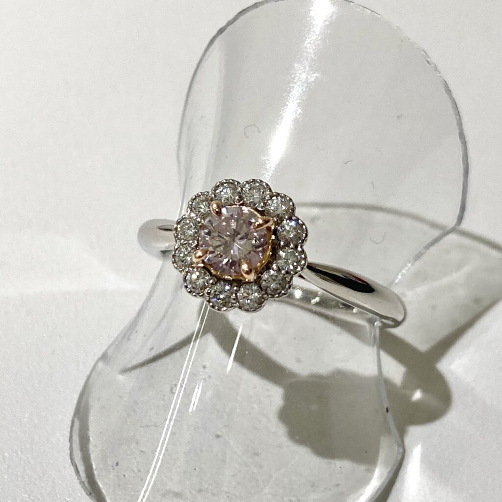 Pt900/K18  ピンクダイヤ0.27  ダイヤ0.18  リング  鑑別書付き