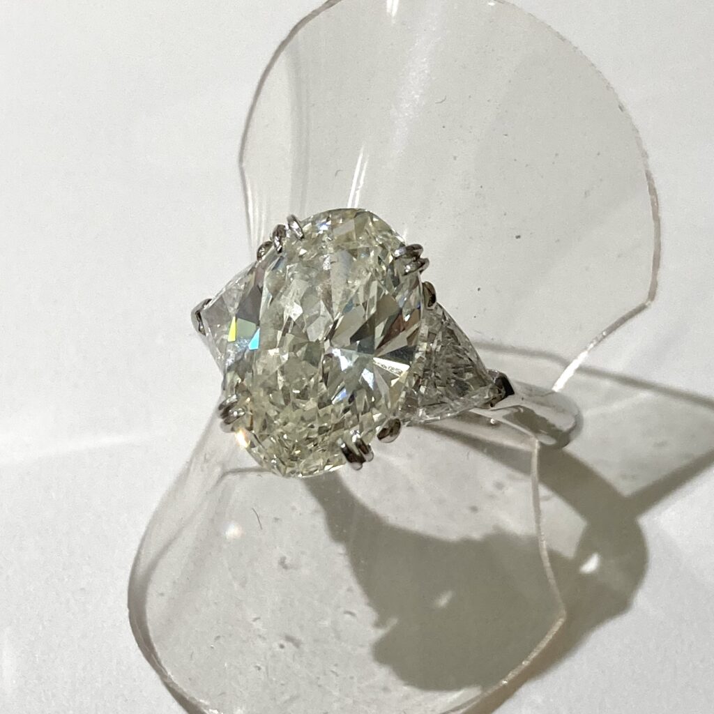 HCO  Pt950  オーバルダイヤ3.233  2Pナベットダイヤ1.01  リング