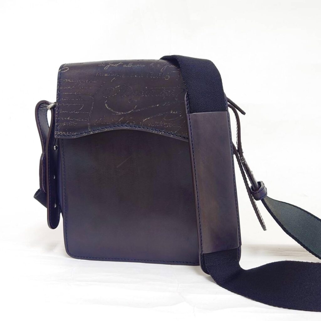 ベルルッティ カリグラフィ ショルダーバッグ 袋付き