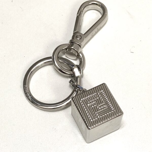 フェンディ シャドー キーリング 箱付