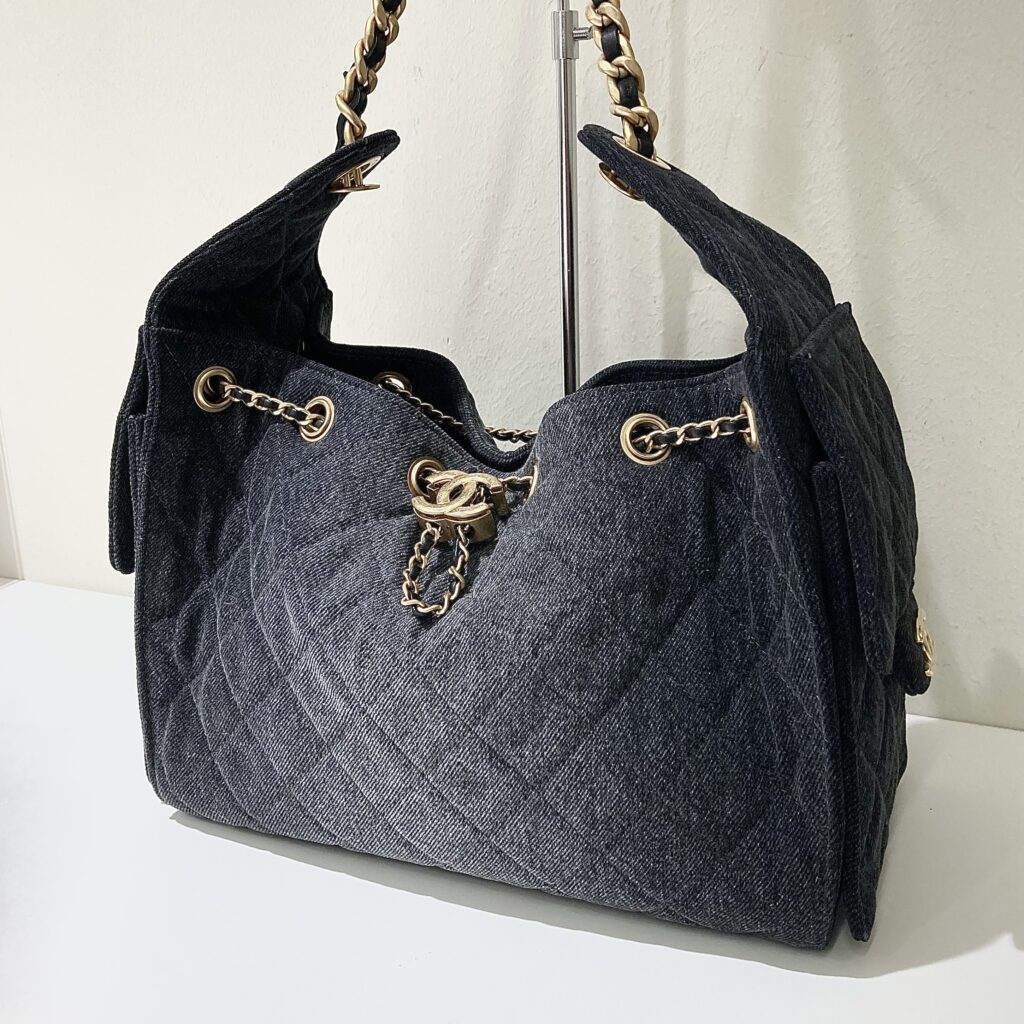 シャネル シャネル25 スモール デニム チェーンショルダーバッグ AS5293 箱付き