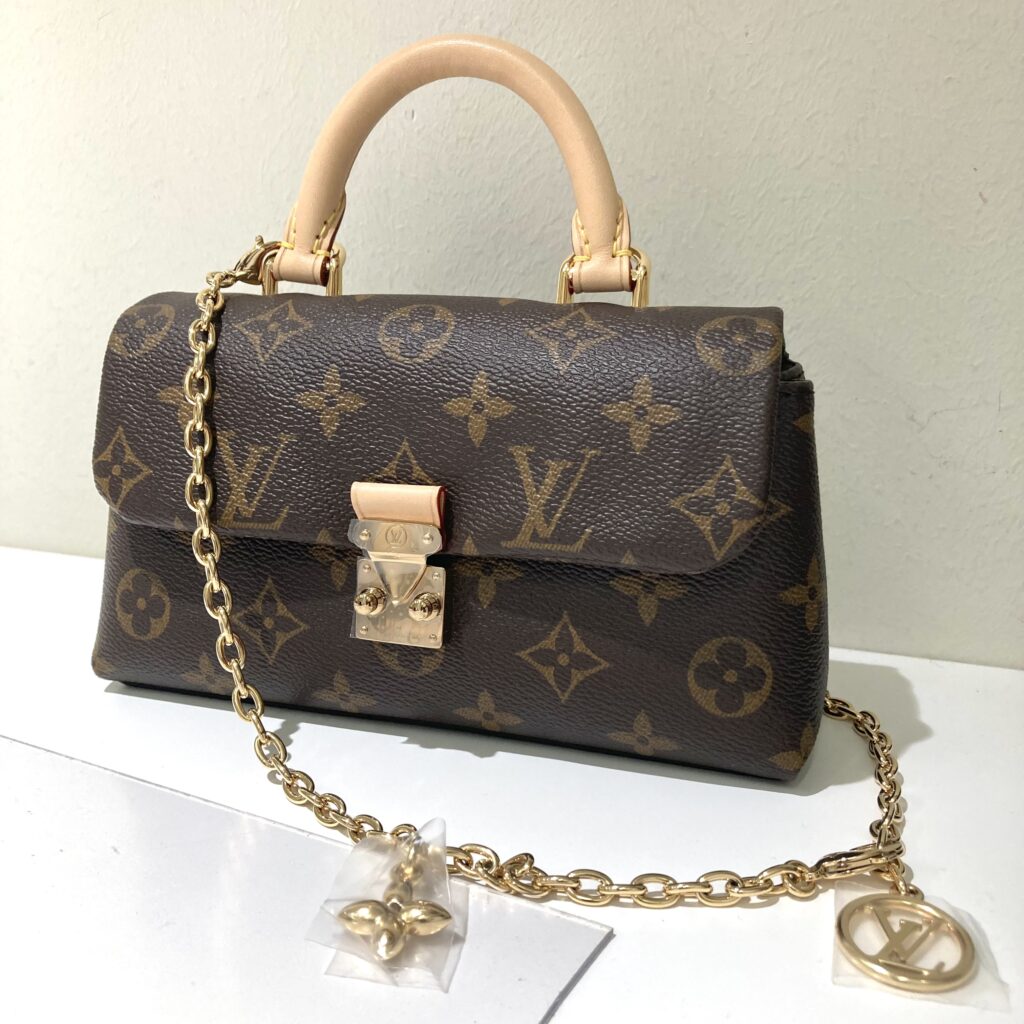 LV  モノグラム  ナノ・マドレーヌ  M28426