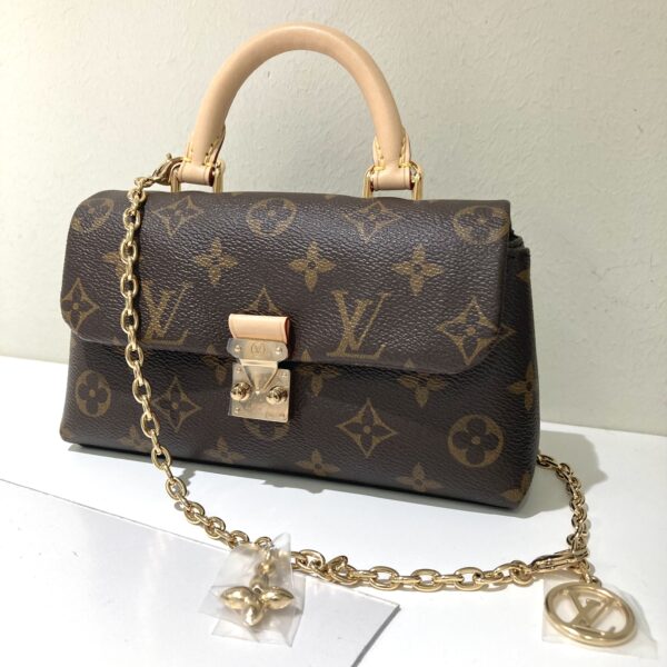 LV  モノグラム  ナノ・マドレーヌ  M28426